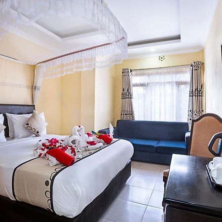 נאיוואשה Chambai Hotel מראה חיצוני תמונה