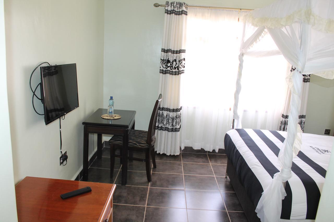 נאיוואשה Chambai Hotel מראה חיצוני תמונה